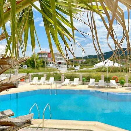 Hotel Palmera Сарти Экстерьер фото