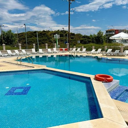 Hotel Palmera Сарти Экстерьер фото