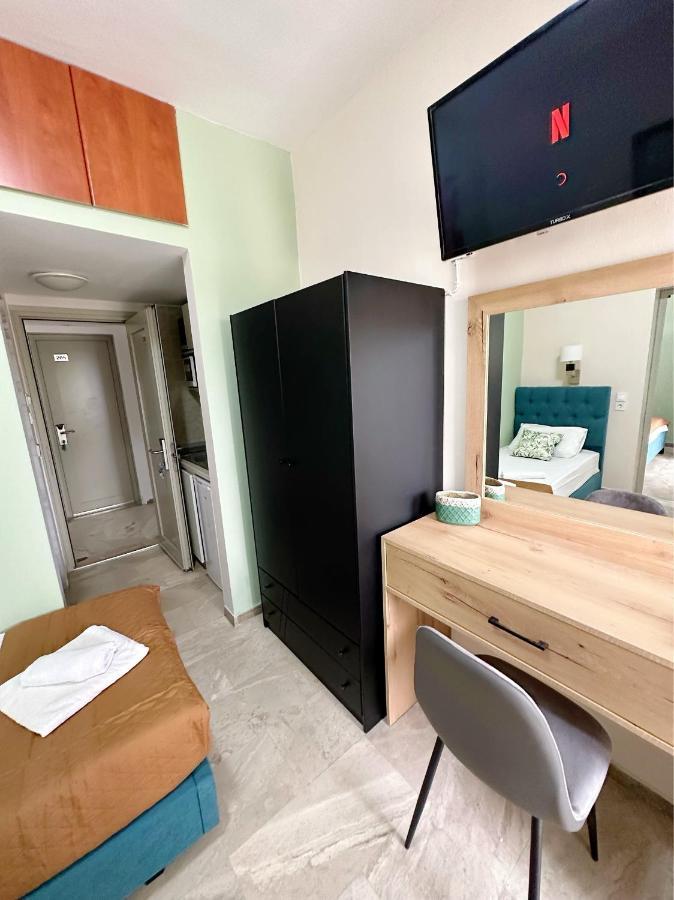 Hotel Palmera Сарти Экстерьер фото