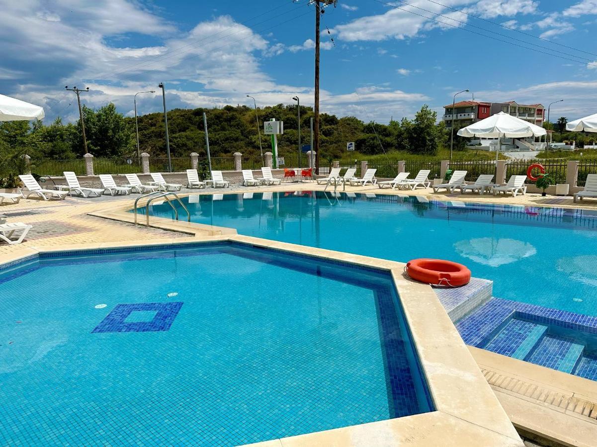 Hotel Palmera Сарти Экстерьер фото