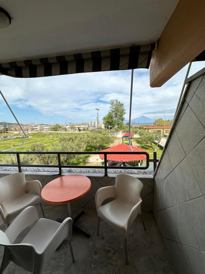 Hotel Palmera Сарти Экстерьер фото