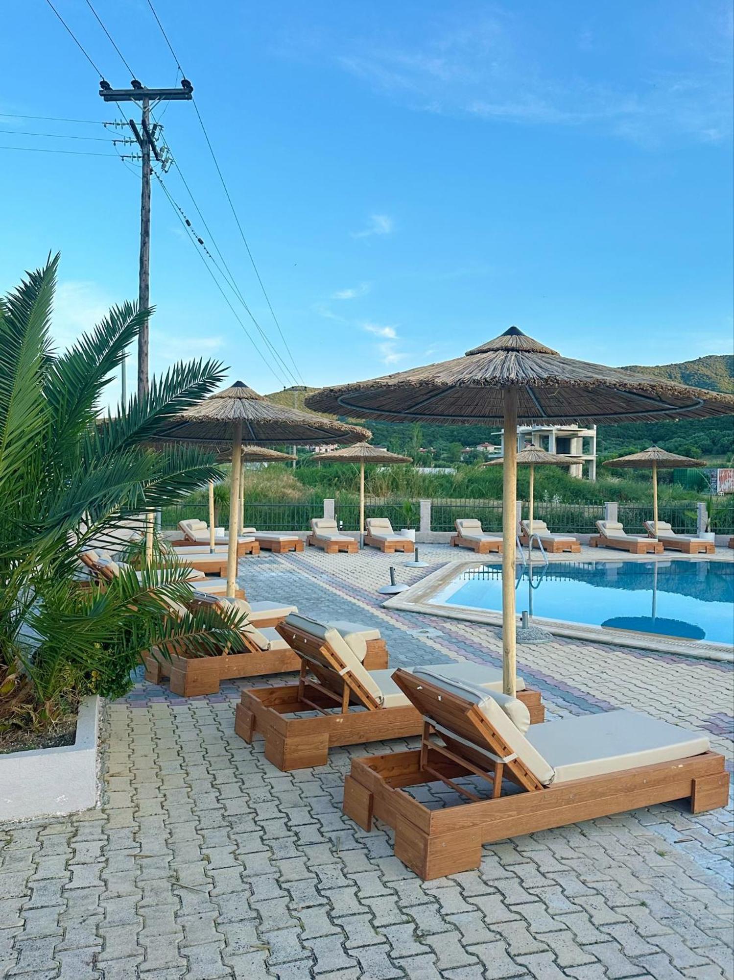 Hotel Palmera Сарти Экстерьер фото